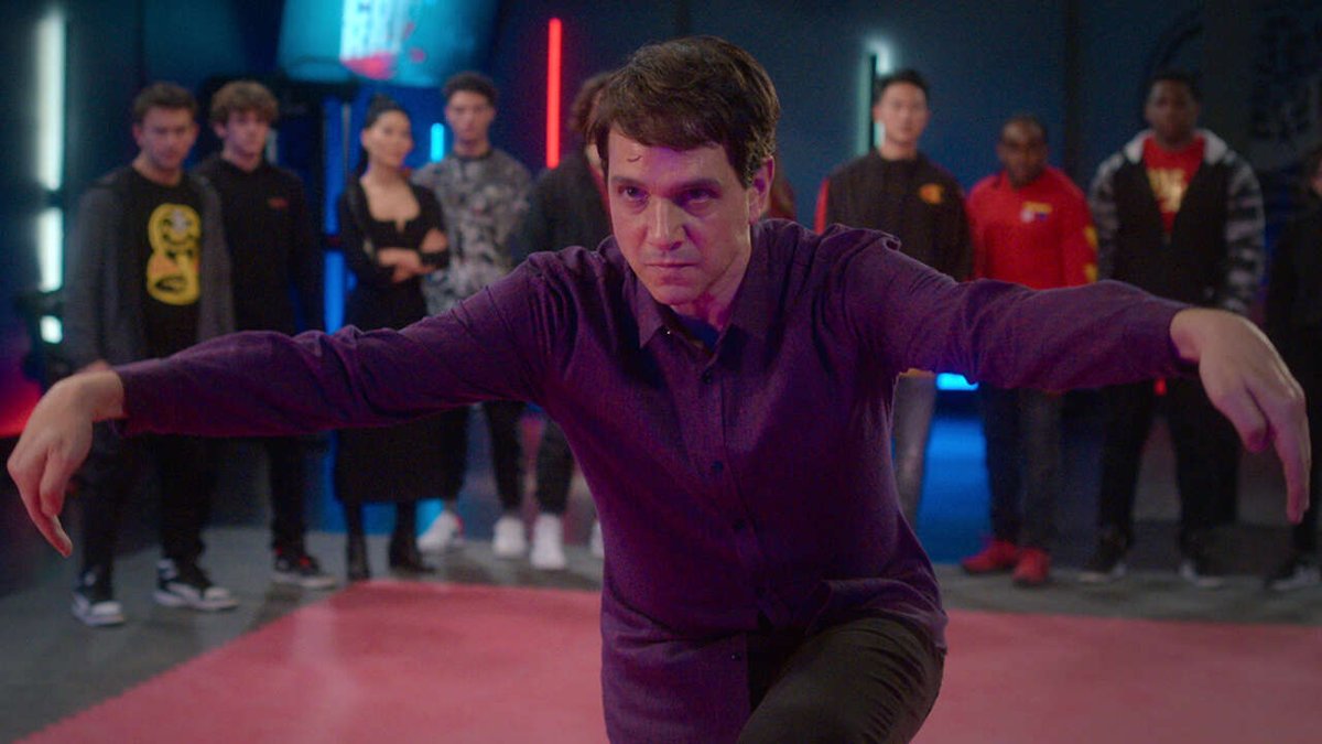 Netflix's Cobra Kai Reunites For Season 6 In New Table Read Video dlvr.it/SqzQcg