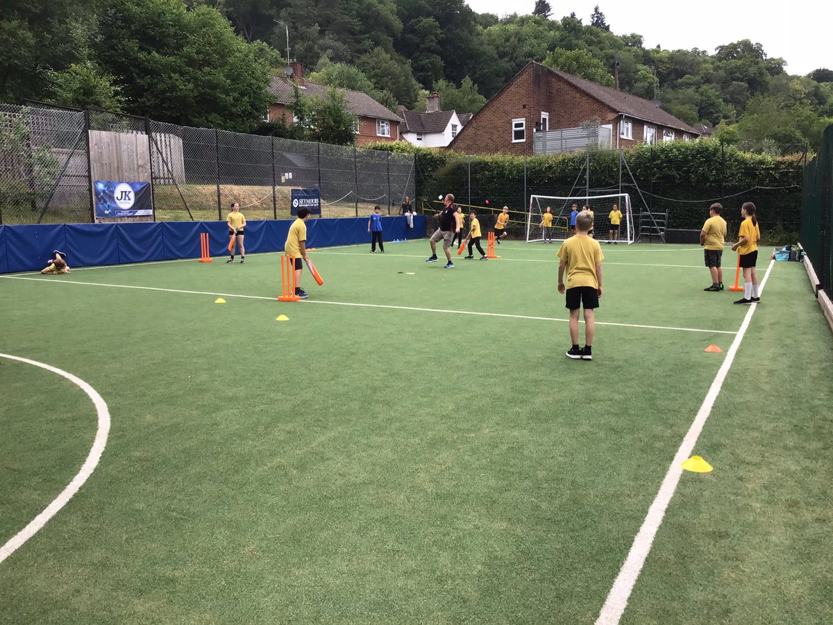 Thanks to Mr Tomlins for delivering diamond cricket taster sessions today in all years groups as part of Healthy Living Week! We have quite a few involved in Grayshott Cricket Club but hopefully a few more may decide to now join! @grayshottcc