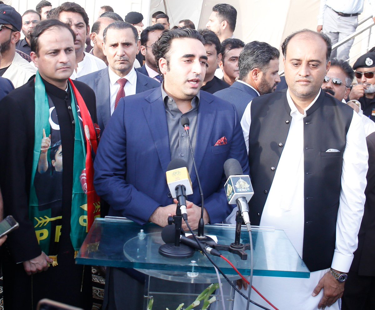BabarSindhuPPP's tweet photo. Congrats #MayorKarachi @murtazawahab1 for oath taking and #duptymayorkarachi salman murad inshaAllah allahpak give you more success in your careeer inshahAllah you will do better for karachi and for pakistan.keep the good works💐💐💐💐💐🇱🇾🇱🇾🇱🇾🇵🇰🇵🇰🇵🇰🇵🇰 https://t.co/AsWf4IDugl