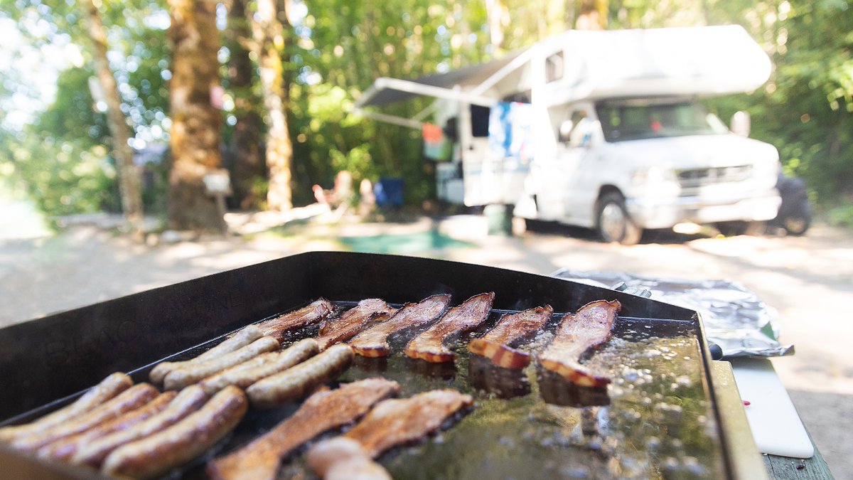 Ferrellgas's tweet photo. Don’t forget to pack the #propane! From cooking meals to staying warm, propane makes the ultimate #camping companion. Find a Ferrellgas location on route and fill up on the road – https://t.co/WRGu3tch1j. #NationalCampingWeek #CampingWeek #FuelLifeSimply https://t.co/FpbuoEoLMR