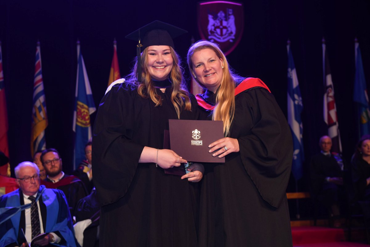 Meet the award winners of #UBishops2023!

The student who obtains the most votes for the Golden Mitre also receives the Julie Bradshaw Award. This year, Victoria Perak got that honour.

“I can truly say Bishop’s has changed my life, and I am proud to call myself a Bishop’s Alum.”