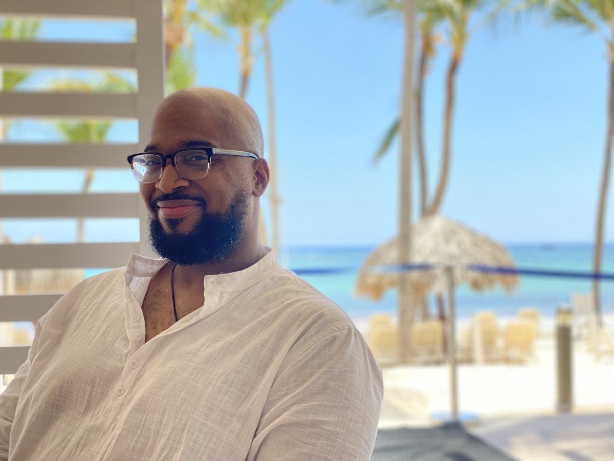 Aliamonster's tweet photo. He guys my bf had entered a chefs competition and I would love to see him thrive! Pls vote for him to

 https://t.co/TcsGUEu4oK https://t.co/y1Us35bWnF