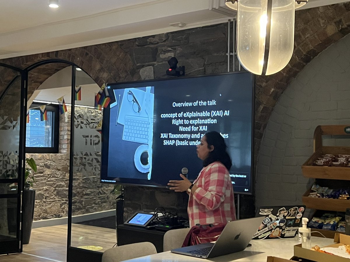 PyLadiesDub tweet media