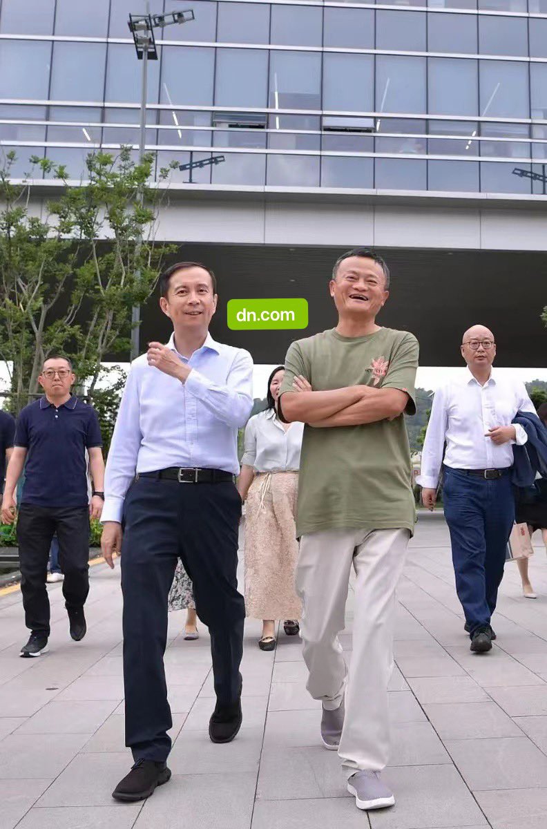 In a major restructuring of Alibaba's organizational structure, Jack Ma said Alibaba's focus is on the development of Taobao. com , rather than Tmall. com ! 
From DN.com
