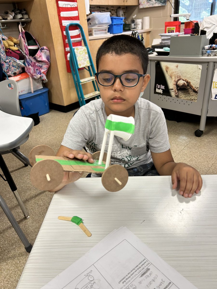 lesliejfoster's tweet photo. Another resounding success from our Gr 3 engineers with outstanding designs of Mars Rovers for the Mission to Mars STEM challenge! @DDSB_STEM @DDSBSchools @CoronationPS #collaboration #STEM https://t.co/JaUR5B9oc2