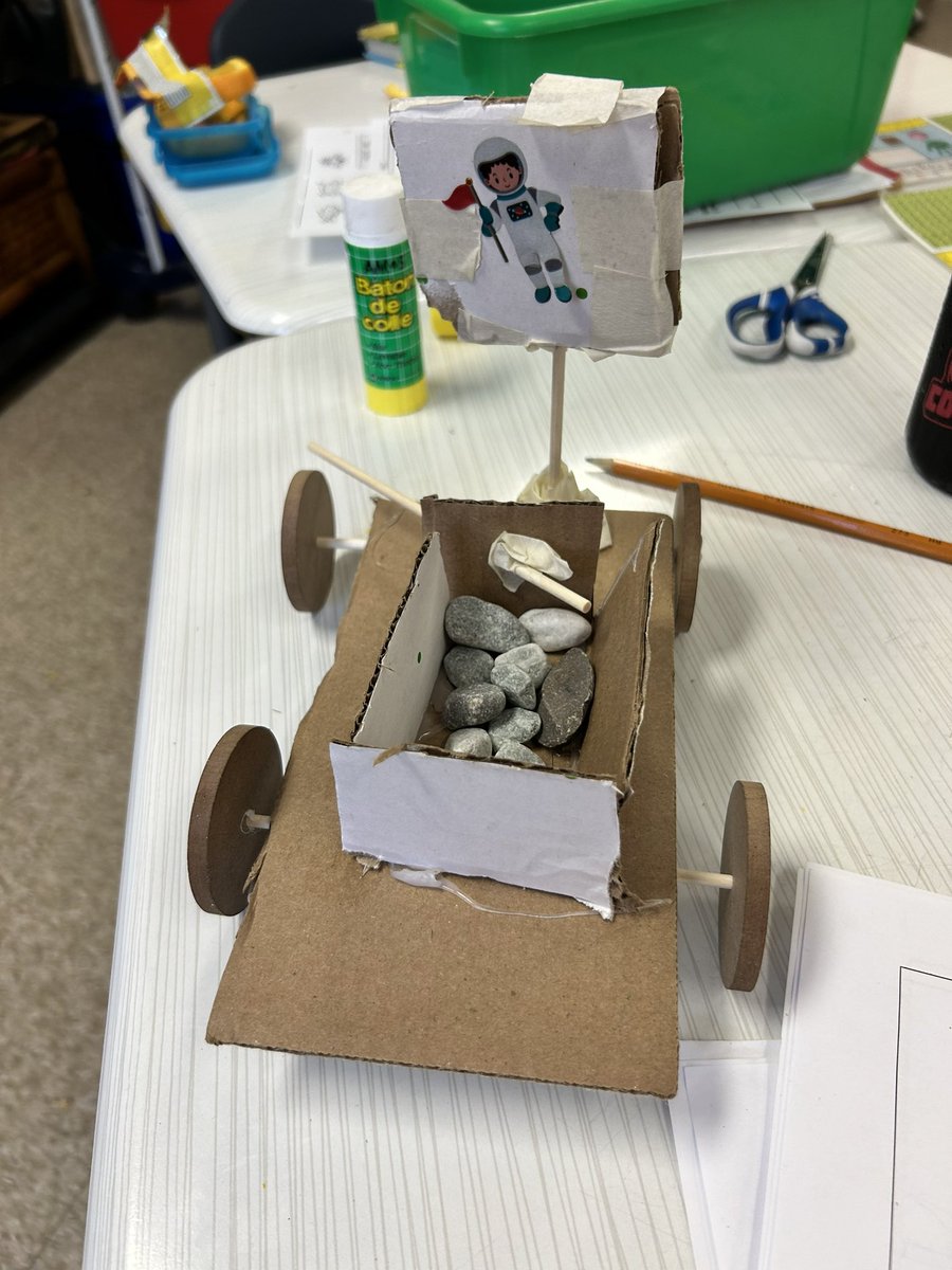 lesliejfoster's tweet photo. Another resounding success from our Gr 3 engineers with outstanding designs of Mars Rovers for the Mission to Mars STEM challenge! @DDSB_STEM @DDSBSchools @CoronationPS #collaboration #STEM https://t.co/JaUR5B9oc2