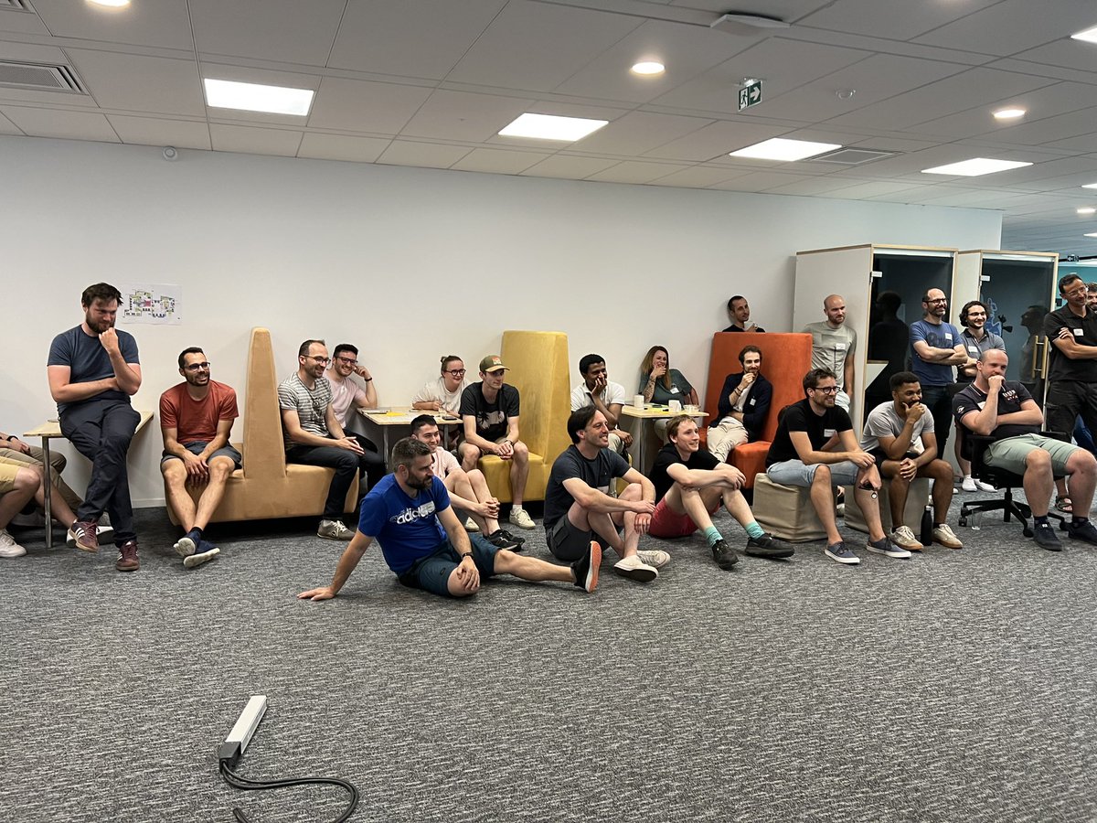 tpierrain's tweet photo. And our regular Power point karaoke 😂 to end this great #unconf at #Agicap https://t.co/wqCH7OkmBA