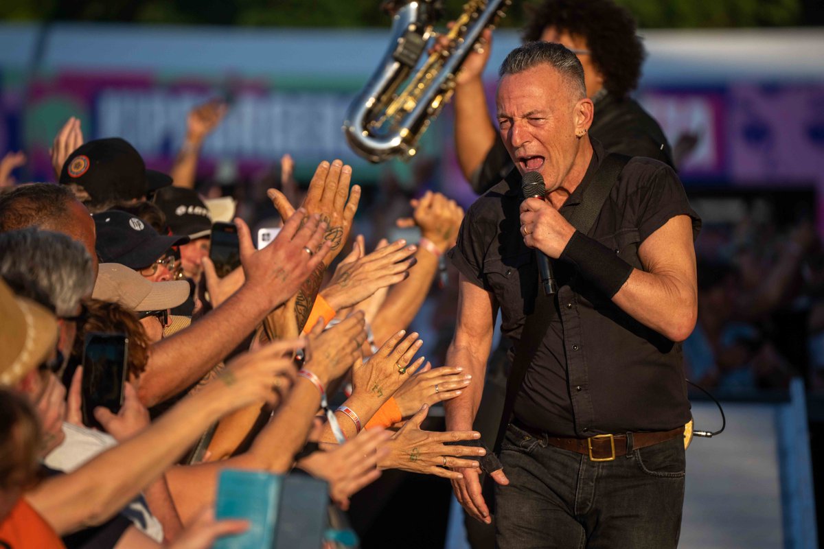 springsteen tweet picture