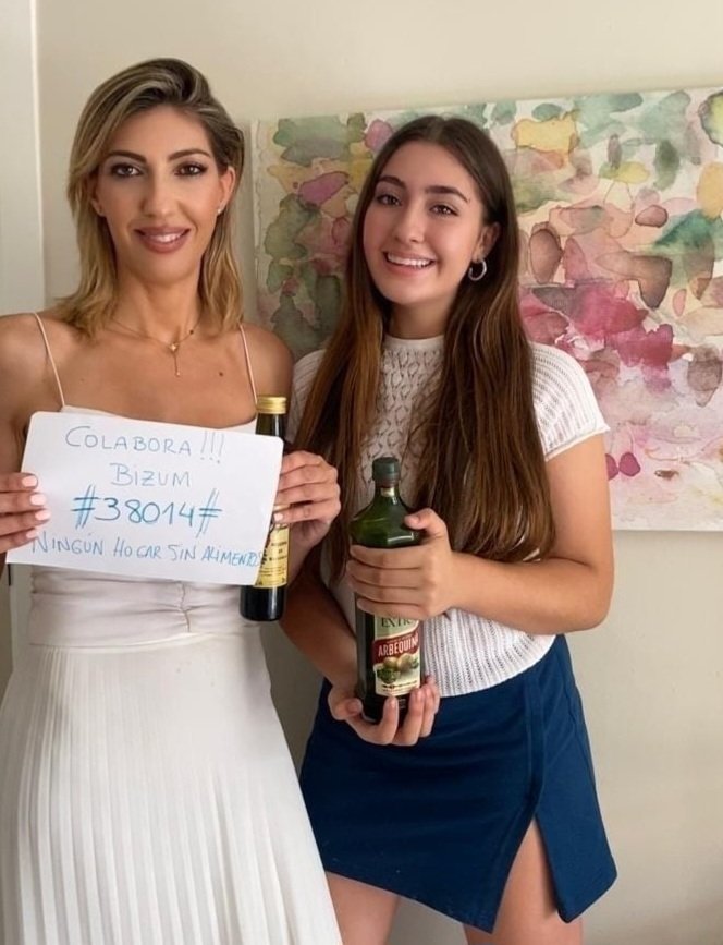 Todos tenemos a alguien cerca a quien ayudar
Somos Yolanda y Patricia y nos unimos a #NingúnHogarSinAlimentos, una iniciativa impulsada por <a href="/FundlaCaixa/">Fundación ”la Caixa”</a> <a href="/caixabank/">CaixaBank</a> a favor de @fesbal_orgHaz Haz un Bizum 📲 al 38014 o entra en bit.ly/2xjhfHb
#RecogidaDeAlimentos