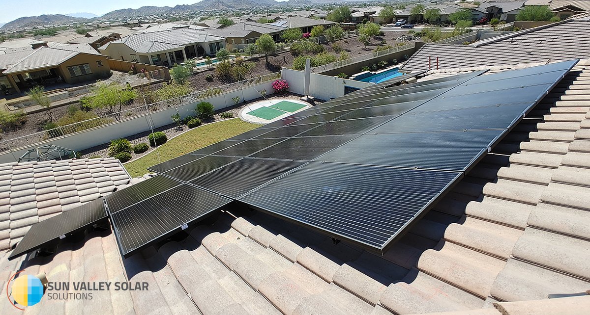 A nice view from the roof today! When will you make the switch to solar? hubs.ly/Q01TS9Gj0