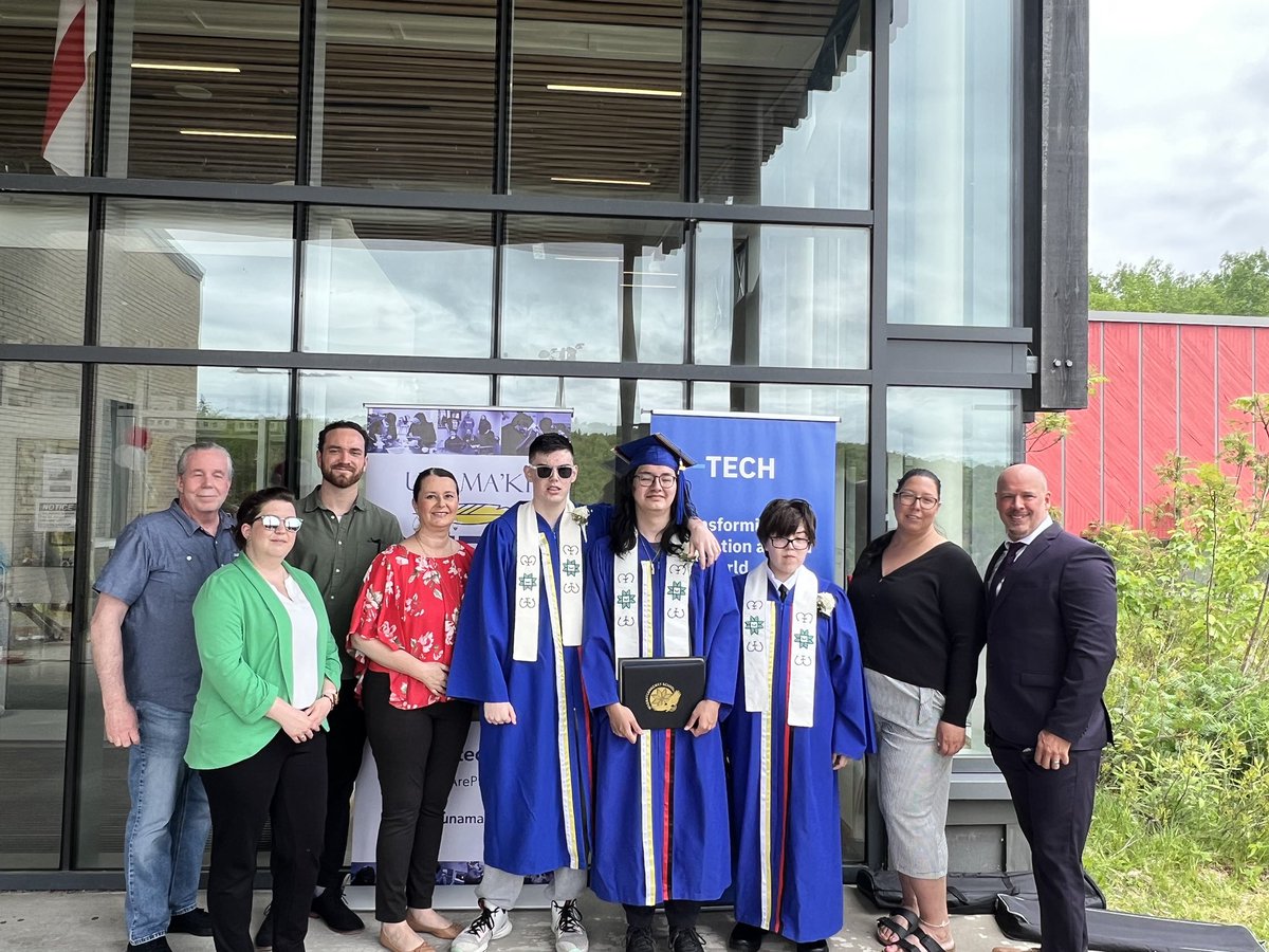 unama_ki's tweet photo. Congrats to our @Wagmatcook graduates! Honoured to be a part of your day, presenting @PTECHNETWORK certificates of achievement by @IBMCanada ! #WearePTECH https://t.co/bDnBpPfaAd