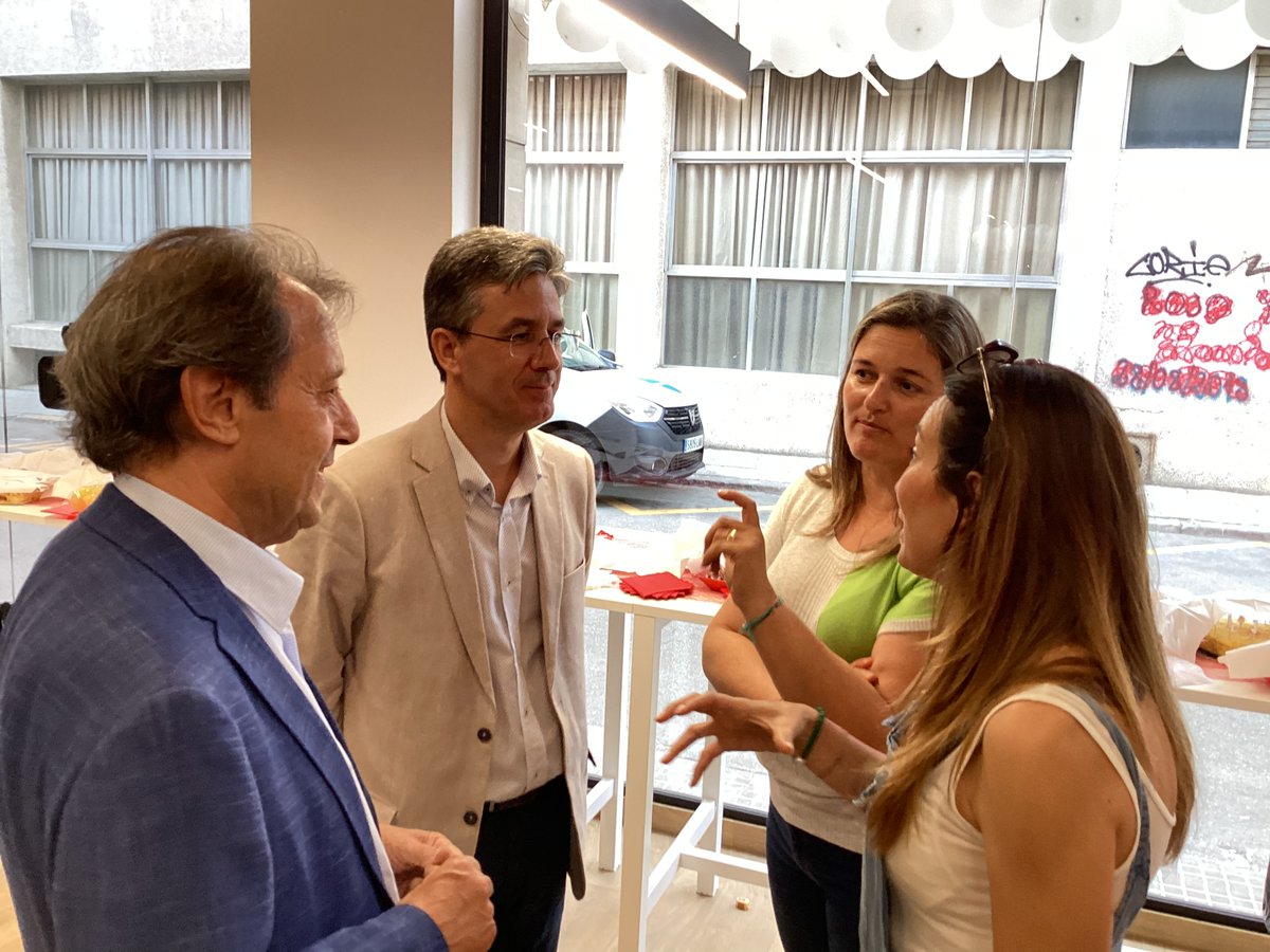 cateb_barcelona's tweet photo. Avui inaugurem la nova seu de l’Alt Penedès Garraf amb Francisco Romero, alcalde de Vilafranca, Celestí Ventura, president del Cateb i Meritxell Bosch, delegada a Vilfranca. Obrim portes en un acte molt il.lusionant al c. de Cal Bolet, 4. https://t.co/KGoCwoJ2yp