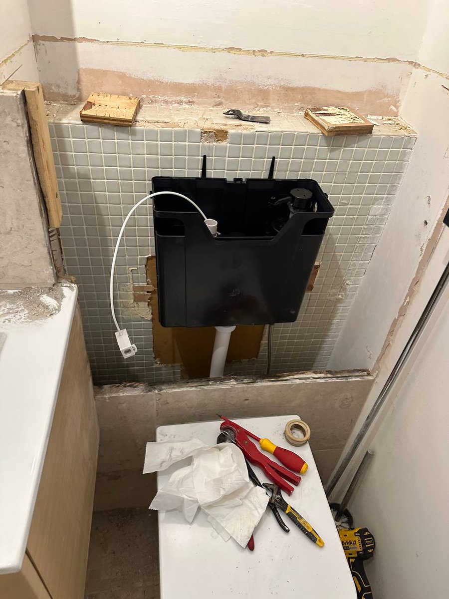 CityViewM's tweet photo. ✅ Supplied and installed new toilet cisten #SE3 #maintenance #propertymanagement #propertymanager #london #reactivemaintenance https://t.co/iPOTBsjEDG