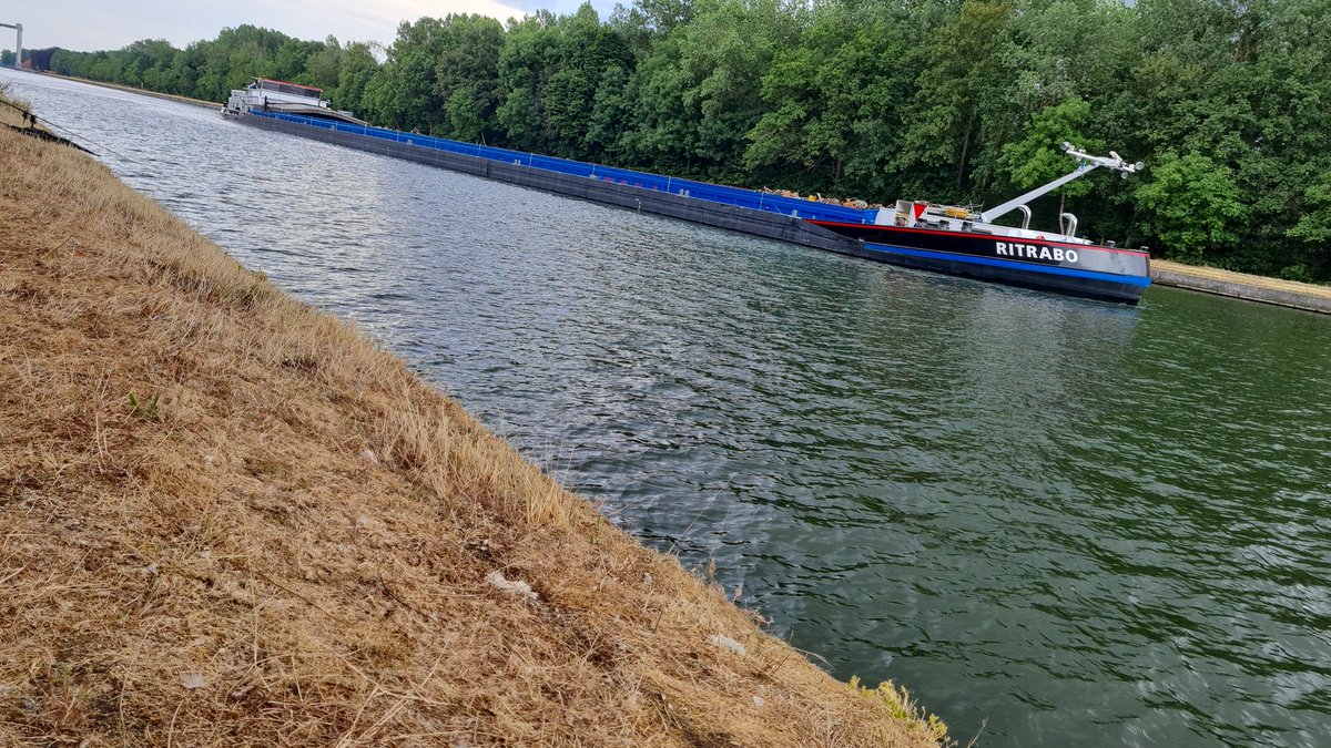 WayneD1206's tweet photo. @GeekByteUK I like boats https://t.co/PO0gvFAetT