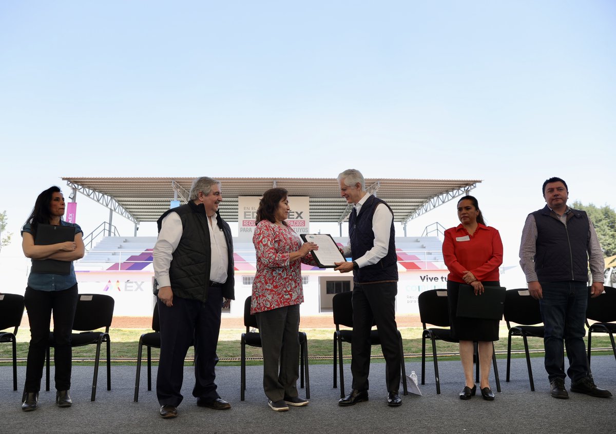 Continuamos con las entregas de títulos de propiedad para dar certeza jurídica al patrimonio de las familias mexiquenses.