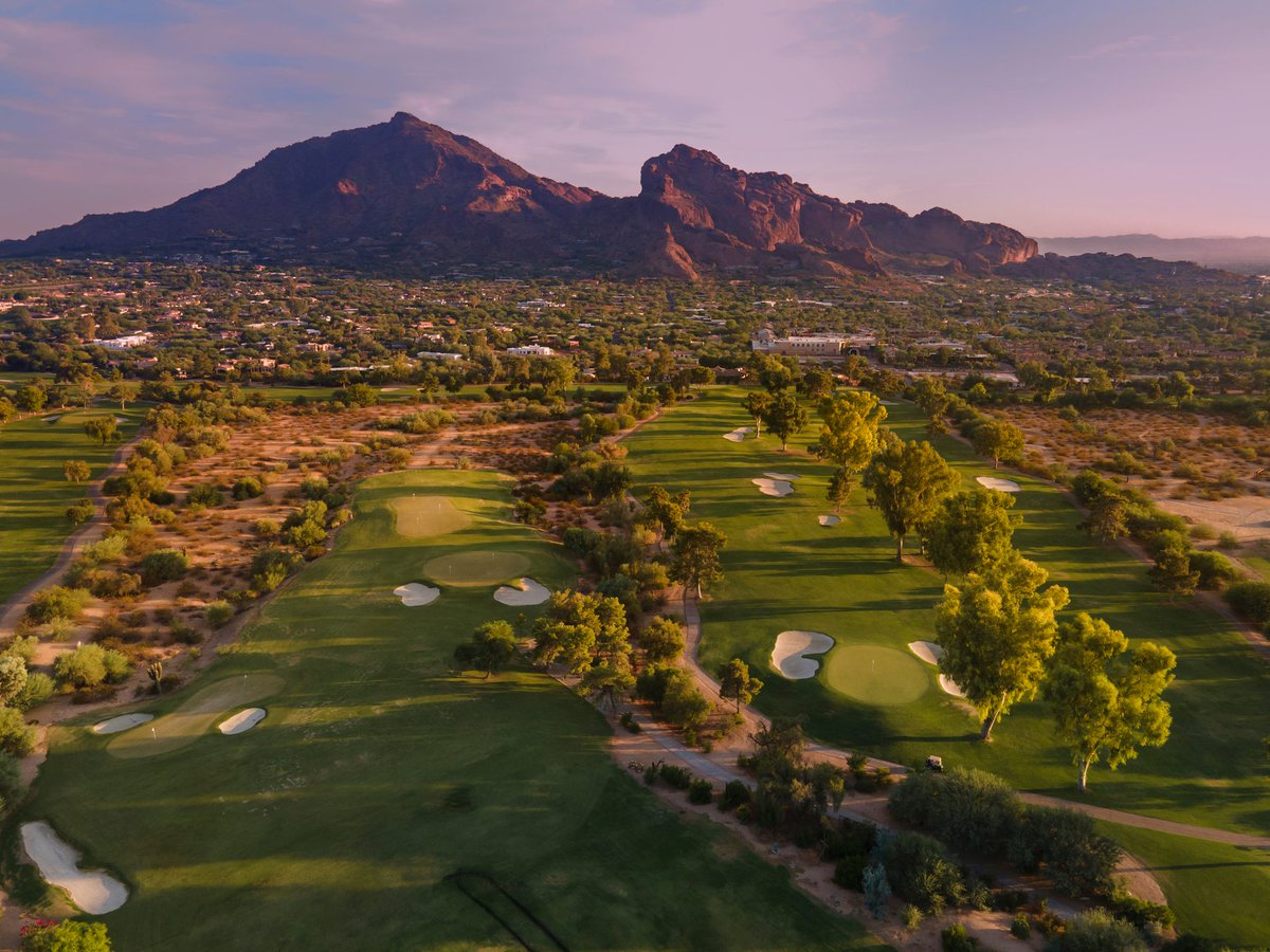 silverskypv's tweet photo. Paradise Valley is located just minutes from breathtaking golf courses, set amidst rolling fairways, mountain foothills, and Arizona skies. It's truly a golfer's paradise. #paradisevalley #golftwitter #paradisevalleyrealestate #SilverSkyPV https://t.co/MRQbrHRfu6