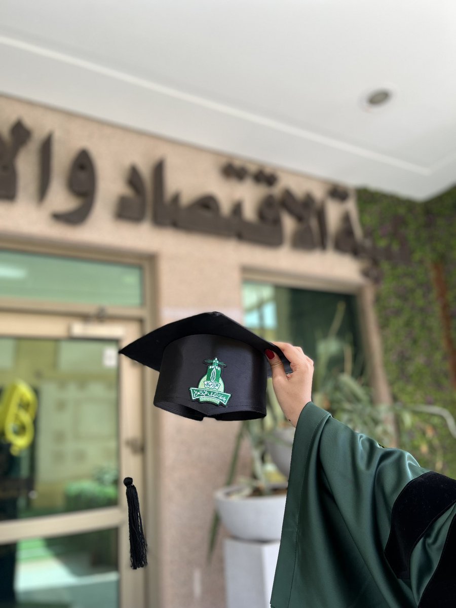 Bw_226's tweet photo. الحمدلله حمداً كثيراً طيباً مباركاً❤️🎓
اللهم انفعني بما علمتني وزدني علماً https://t.co/XHUeEfrBUE