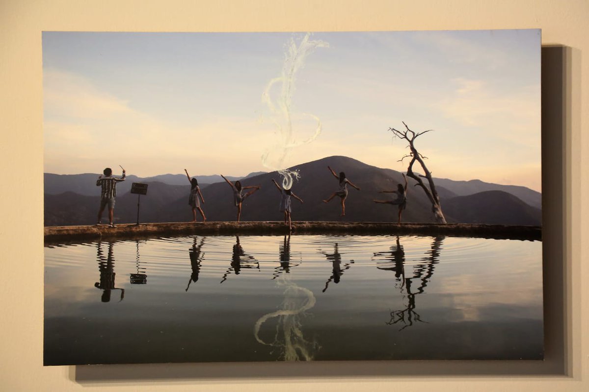 MUGAMTB1's tweet photo. Descubre el juego experimental aplicado en imágenes en la exposición #Trasvergencias, obra de 18 estudientes de la Facultad de Arquitectura y diseño de la UAEMéx, quienes forman parte del Diplomado Integral de Fotografía.V isita #MuseoGaleríaArteMexiquenseTorresBicentenario, https://t.co/pgTPOPh3aR