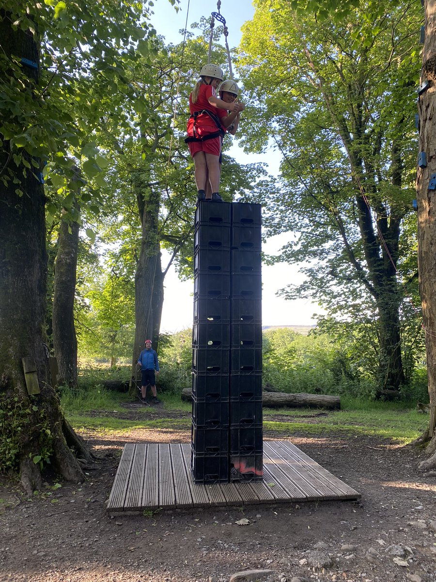 MissHopkinsAVPS's tweet photo. Crate challenge… completed it! 👌👌 @AbbeyVillagePS @AndertonCentre #weloveoutdoors https://t.co/kTXoEn4UjT