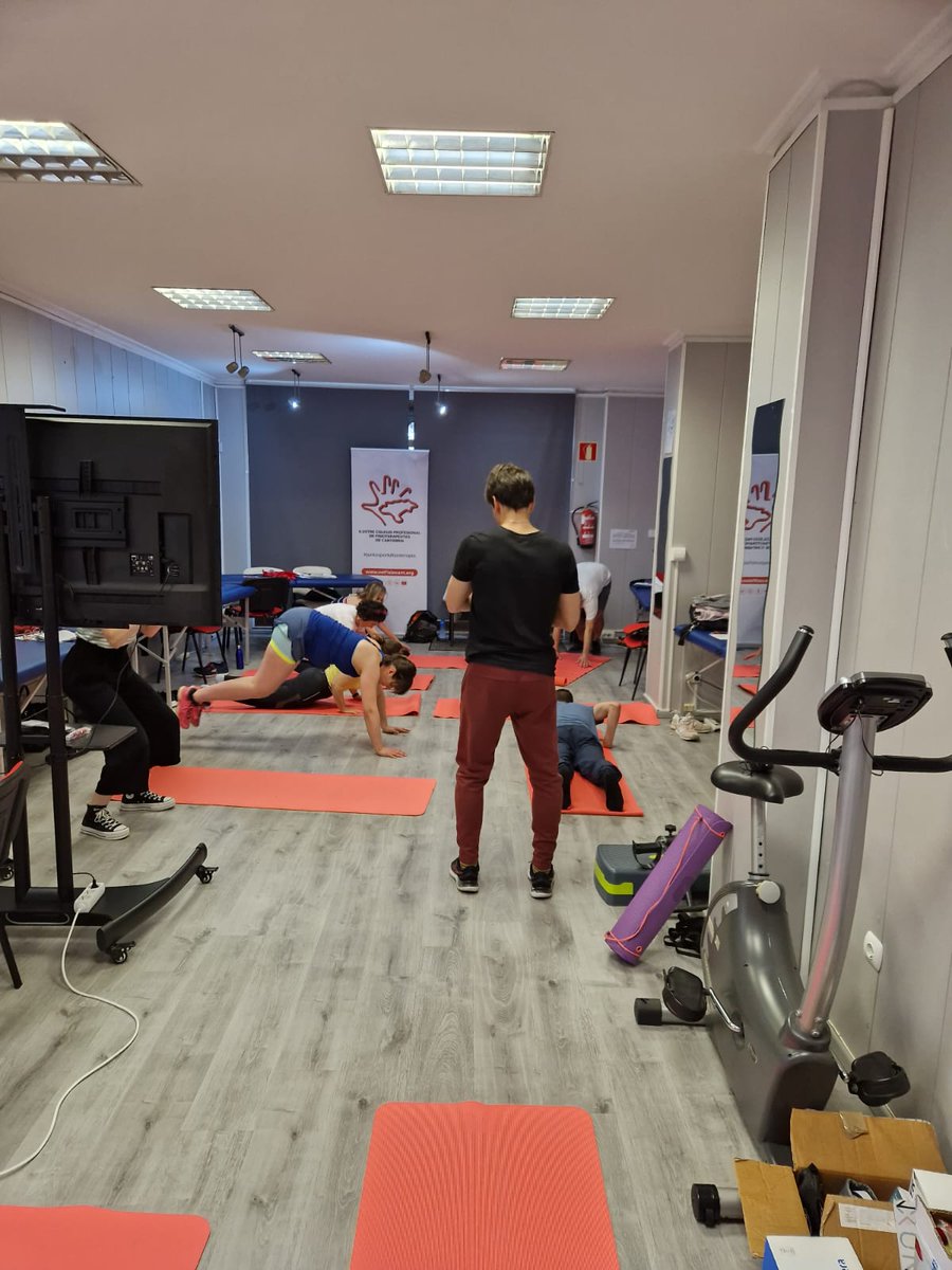 colfisiocant's tweet photo. Hemos realizado en nuestra sede el curso "Actualización de Ejer. Terapéutico en Fisioterapia"impartido por Diego Romaña y Luis Morales. Queremos agradecer especialmente a @mDurance_ES y #Activforce2 la cesión de material 🩺 y a los docentes y colegiados por su implicación https://t.co/yLNm6EJgt1