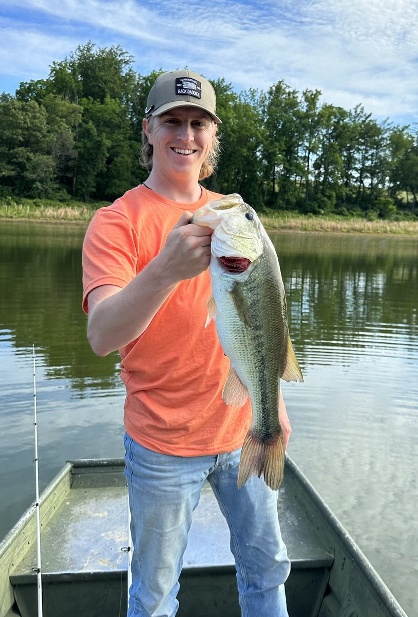 RackDaddies's tweet photo. Got out bass fishing last week for the first time of the year! Felt great to be back on the water #rackdaddies #bassfishing #outdoorsman #fishinglife https://t.co/ZbC3Y73VV1