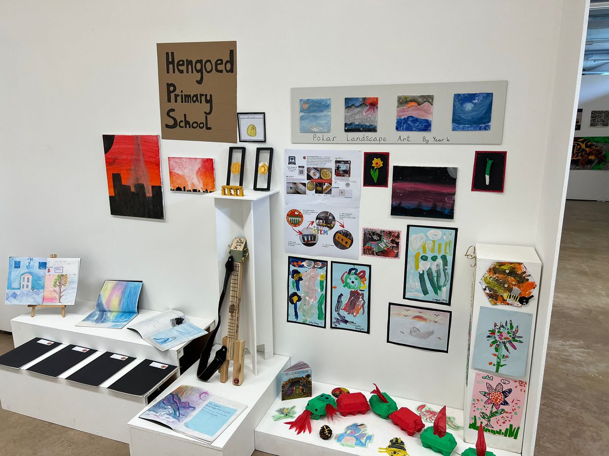 Early Years Unit (@nursery_hps) on Twitter photo Very proud to see our pupils stunning artwork on display at Cardiff Met. <a href="/CMetEarlyYears/">CardiffMetEarlyYears</a> <a href="/CMetEdStudies/">CardiffMetPrimaryEdStudies</a> <a href="/sewalesEAS/">EAS</a> Very proud to see our pupils stunning artwork on display at Cardiff Met. <a href="/CMetEarlyYears/">CardiffMetEarlyYears</a> <a href="/CMetEdStudies/">CardiffMetPrimaryEdStudies</a> <a href="/sewalesEAS/">EAS</a>
