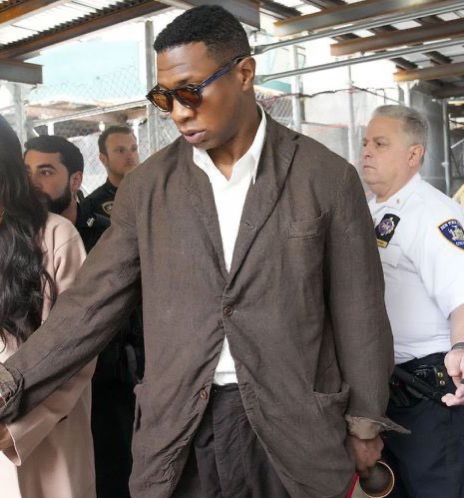 I just don’t understand why Jonathan Majors would show up to court in a boneless blazer? Explain it to me like I’m 5