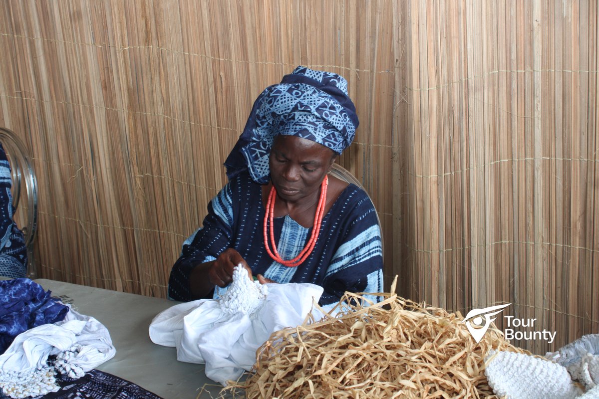 TourBounty_'s tweet photo. The Adire Lagos event brought color and pomp to the fore while showcasing the rich Yoruba clothes of Adire and Batik. https://t.co/oMqJ3nJyWo