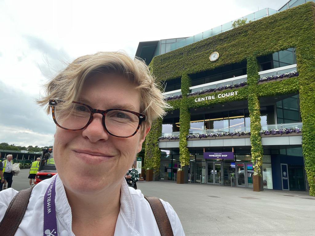 AllegraMcEvedy's tweet photo. Anyone one for Tennis?
Great to be back Centre Court side! 🎾 https://t.co/eyftfg26nP