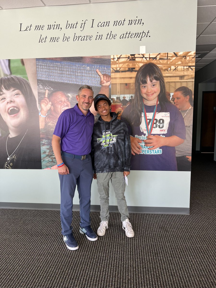 Shoutout to @nshsnorthmen graduate Keandre Alexander! Keandre presented @SORhodeIsland President & CEO Ed Pacheco w/ a $3,500 donation for Special Olympics. Inspired by unified athletes, Keandre organized and raised funds from a Color Run/Walk for his senior project. TY Keandre!