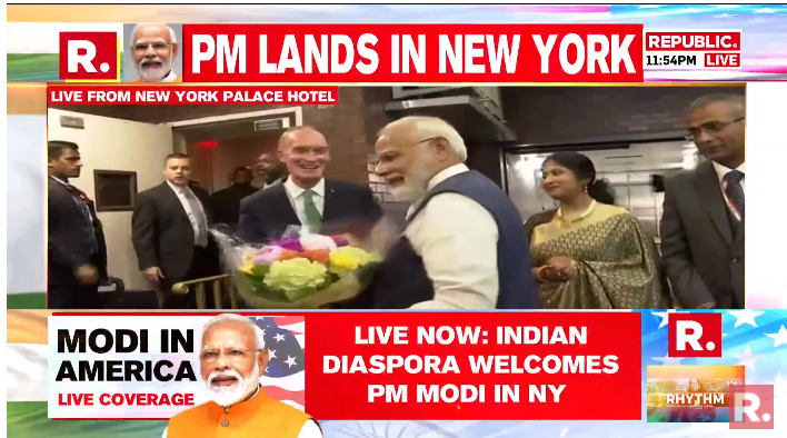 republic's tweet photo. #LIVE | PM Modi arrives in the US on his maiden state visit. Crowd goes wild as he reaches New York hotel, watch here - https://t.co/kJgy4uYnVm
#ModiMagicInAmerica #PMModi #USA #JoeBiden #India https://t.co/2f81BU5aab