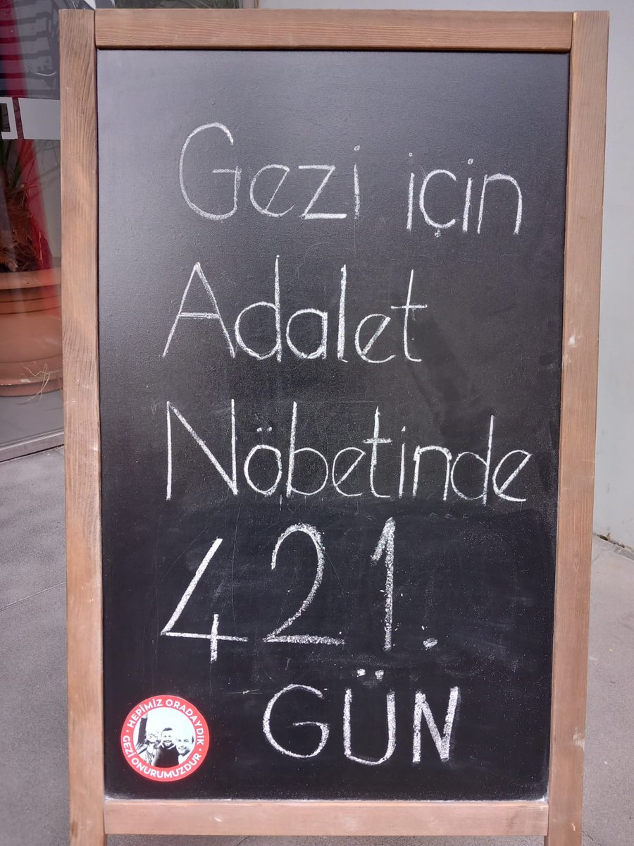 #KelepçeİşkencesineSon
⚖️ #GEZİ için #AdaletNöbeti 👫

🔹4️⃣2️⃣1️⃣🔹G🔅Ü🔅N 🔹⏳

#MücadeleyeDevam
#GeziOnurumuzdur
#KaranlıkGiderGeziKalır
#CanAtalayMeclise

👫⚖️🌳⚖️🎓⚖️🐕⚖️🐢⚖️📚🫶🌸

#MücellaYapıcı #CanAtalay #TayfunKahraman
@spoist @zmoistsb
 @GeziyeOzgurluk @gezisavunmasi