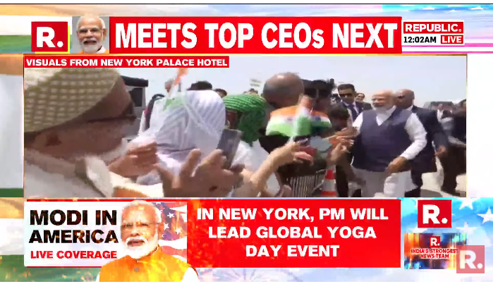 republic's tweet photo. PM Modi gives autograph to Indian diaspora representatives as he arrives at Lotte New York Palace Hotel. Tune in here to watch #LIVE & rolling coverage - https://t.co/kJgy4uYnVm
#ModiMagicInAmerica #PMModi #USA #JoeBiden #India https://t.co/3BMUnJv6CU