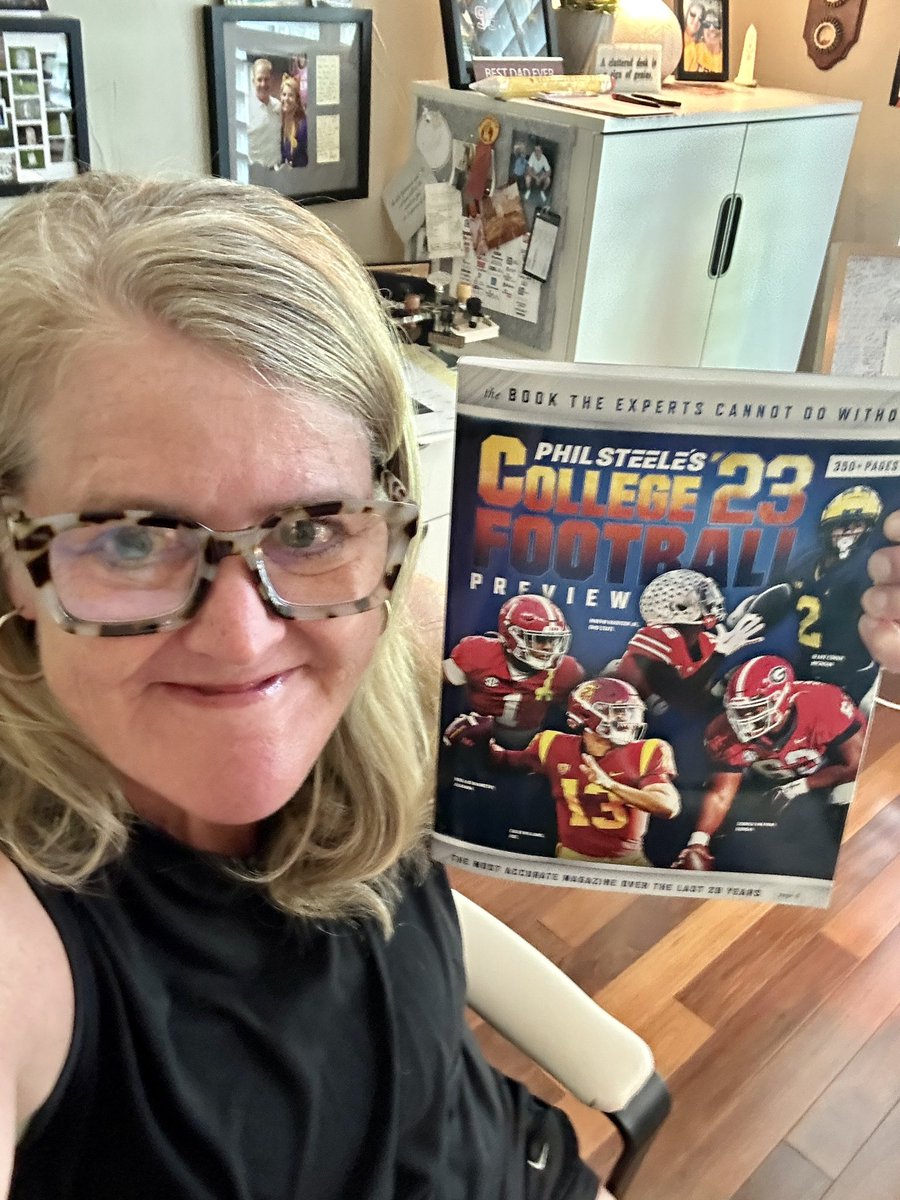 The BEST day of the year is when THIS arrives in my mailbox. Thank you <a href="/philsteele042/">Phil Steele</a> for bringing us the most comprehensive CFB preview in these United States! #collegefootball