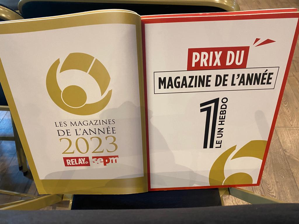 🎉🎉🎉Le 1 Hebdo vient de recevoir le prix SEPM-Relay du Magazine de l'année ! Formidable récompense pour le travail de toutes les équipes, et le soutien des lecteurs et lectrices de @Le1hebdo. Grand bonheur, et grand merci ! 🫶