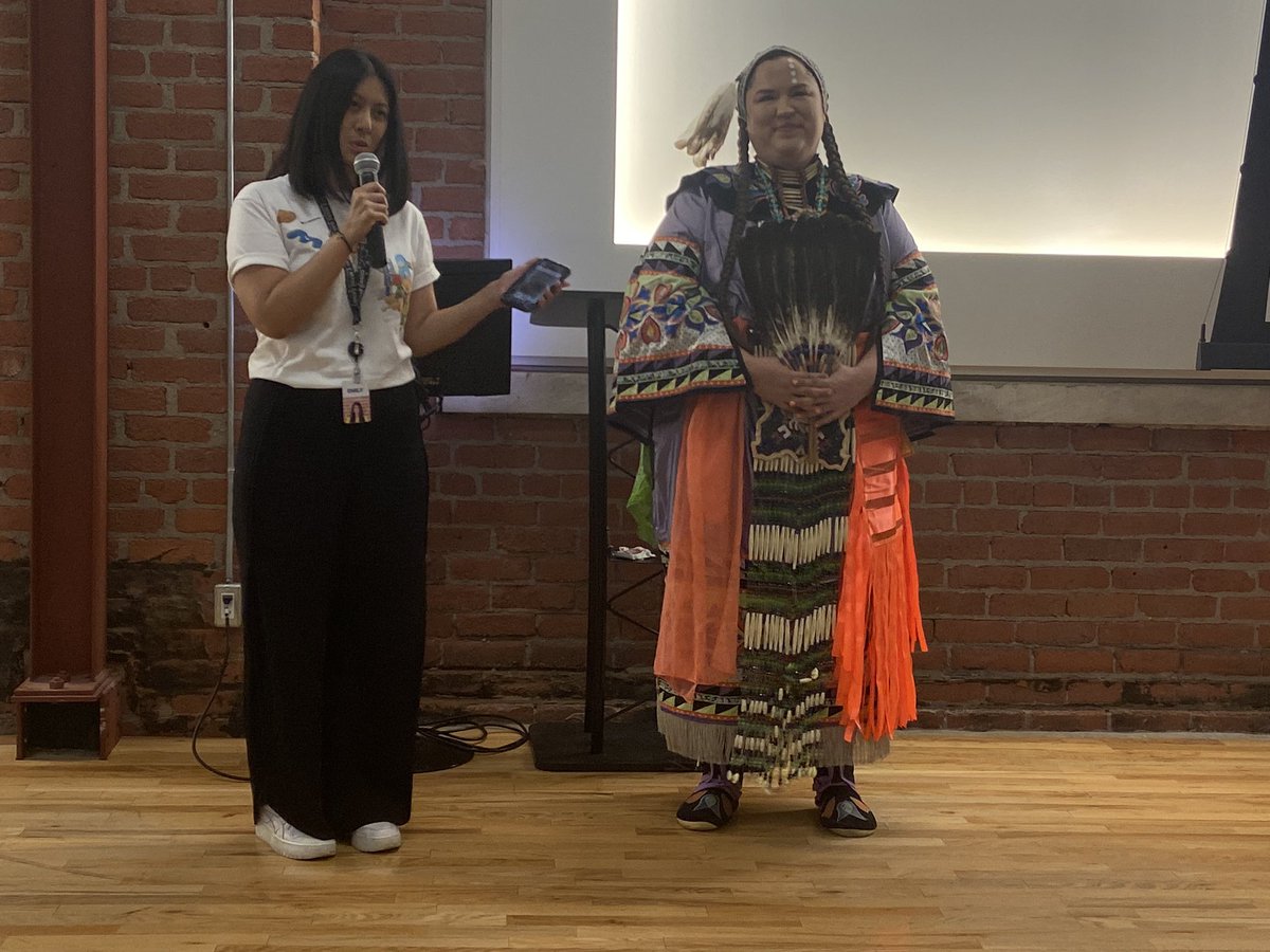 McM_MsT's tweet photo. Chi Miigwech Leslie @itsMcCue > Indigenous Digital Learning Program #HackTheROM
🌱traditional women’s dancing
🌱fancy shawl dancing
@UbisoftToronto
#ROMlearning @ROMtoronto @tdsb
4/ https://t.co/8W6fjHVGwb