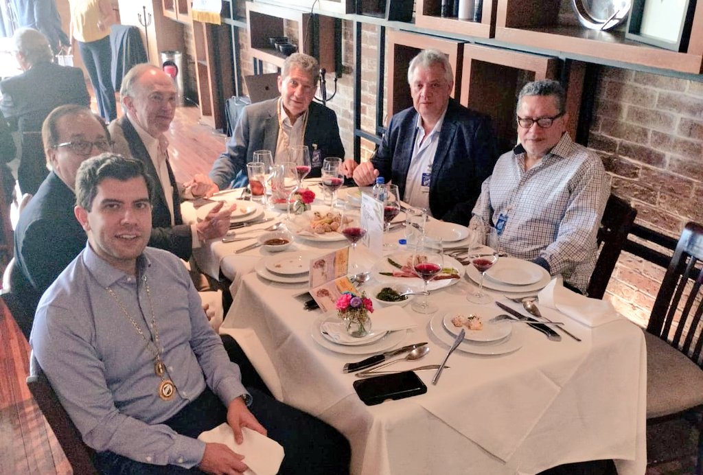 NexosTuristicos's tweet photo. CAROLINA DÍAZ TOMA PROTESTA COMO "SKALEGA"
#SkålCDMX🇲🇽 | Durante la comida del mes de junio del Club Skål de la Ciudad de México que preside José María Manzanares, se tomó protesta como nueva #skalega a Carolina Díaz, actual Gerente General de #Pertours Operadores de México.
Cabe resaltar que @PertoursOficial es considerada la empresa con más entrada de turistas colombianos a Mexico; asimismo asisten a diversas ferias internacionales e imparten seminarios poniendo el nombre de #MEXICO muy en alto.
Cuentan con oficinas en Medellin, Bogota, Cali, Ciudad de Mexico y Cancun, en el que su flotilla de transporte de autobuses y camionetas de turismo les han dado la fortaleza para darle calidad, servicio y confort a sus pasajeros.
@skalcdmx @chemak @skalmex @Skal_Intl @Pertours_Mexico