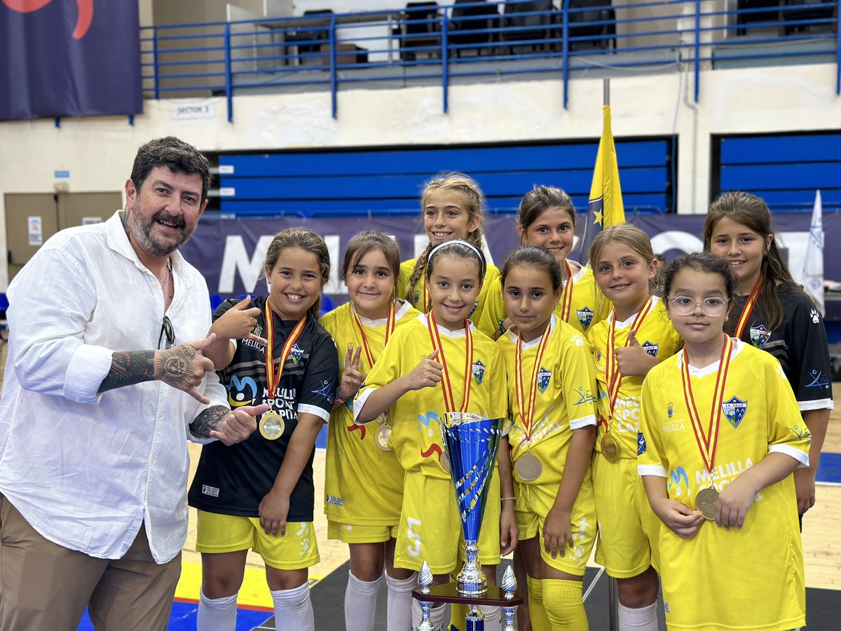 #FutbolSala// III Liga Escolar Femenina 

Categoría Benjamín 
🥇España A
🥈Pedro Estopiñan A
🥉La Salle

<a href="/RFMF_MELILLA/">RFMF_MELILLA</a> 
#FundacionRFMF
<a href="/MSC__Oficial/">Melilla Sport Capital</a>