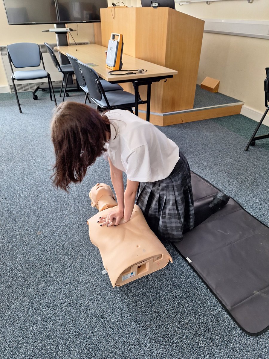 emrys_science's tweet photo. Today, some of our Y9 learners attended the 'Future Doctors' experience at Ysbyty Glan Clwyd. They had a hands on, fantastic experience, with an insight into what being a doctor entails. Thank you @CareersWales, @BetsiCadwaladr @BangorUni and all involved. https://t.co/FTAEHms4Lk