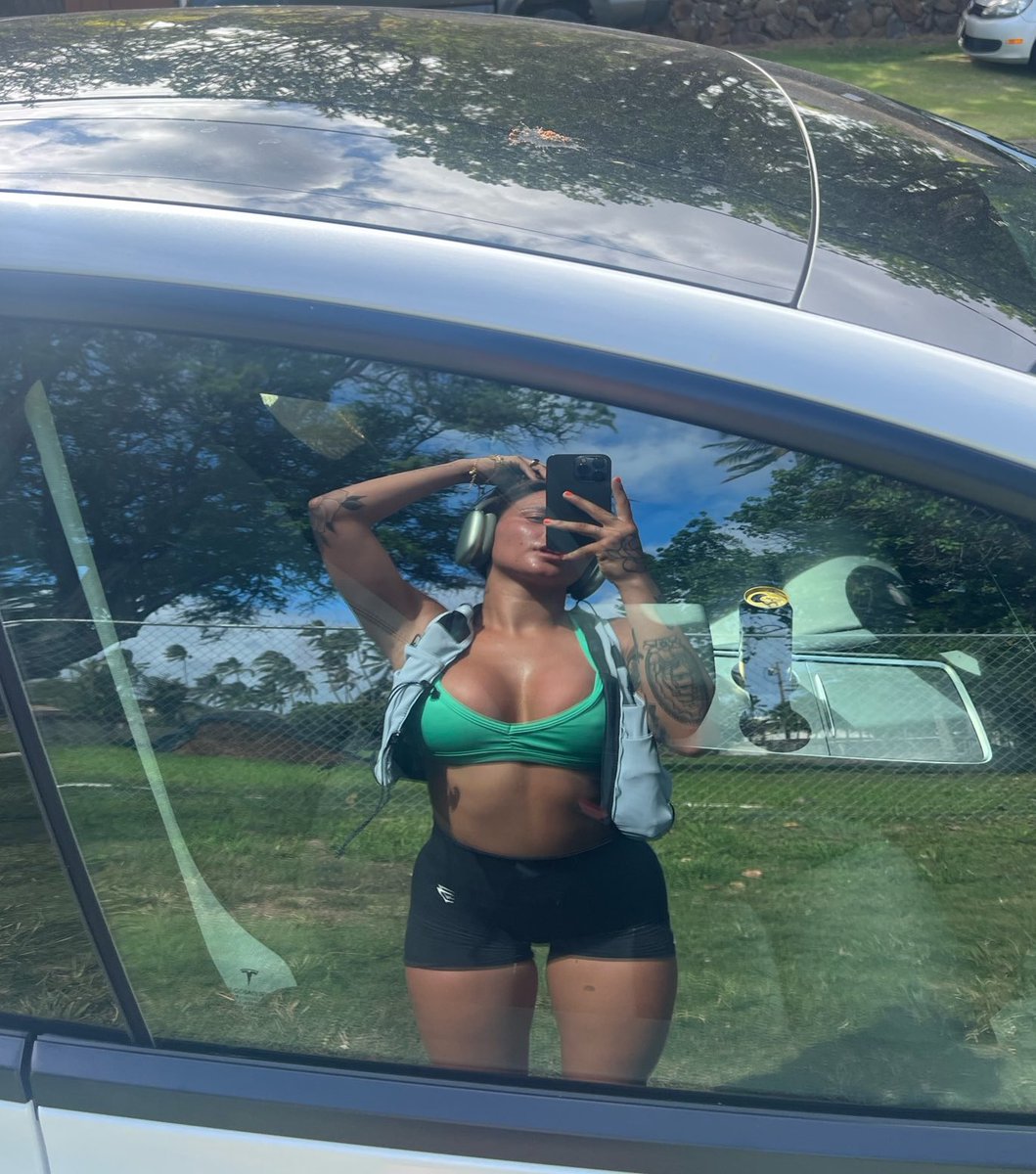 Lavaxgrll on Twitter: "Made you look 😉"