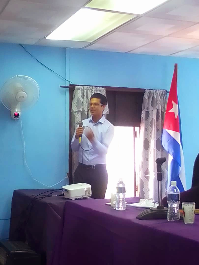 XianFZ96's tweet photo. Hoy compartimos con los profesores y metodólogos de Arroyo Naranjo sobre temas relacionados con la protección de los niños, niñas y adolescentes a partir de los cambios legislativos. Dialogamos sobre prevención y la responsabilidad primordial de nuestro sistema de educación. ⚖️ https://t.co/HrDdYuUSNW