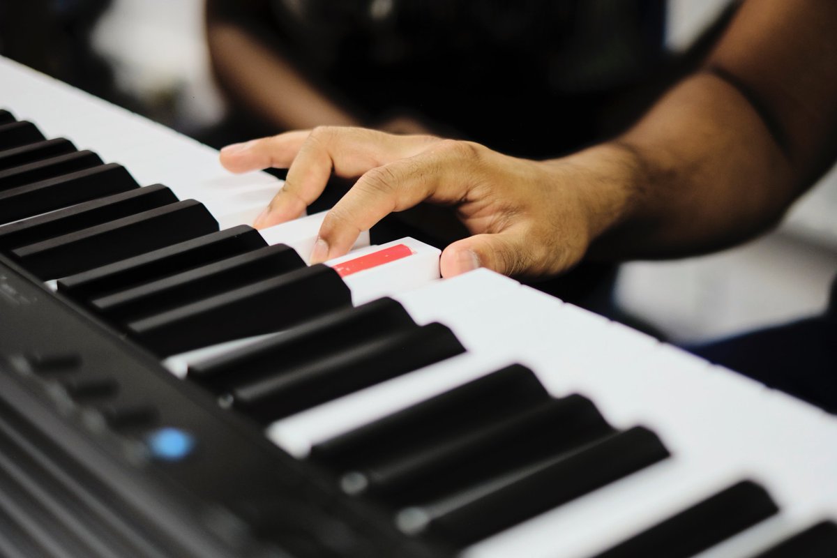 🎹 NEW JOB ALERT! 🎹 Musician-in-Residence for a new prison partner, HMP Stocken, in Rutland. You need to be a confident musician, play at least two instruments & teach to a basic level in four. No experience working in prison required. changingtunes.org.uk/job-opportunit…
#eastmidlandsjobs