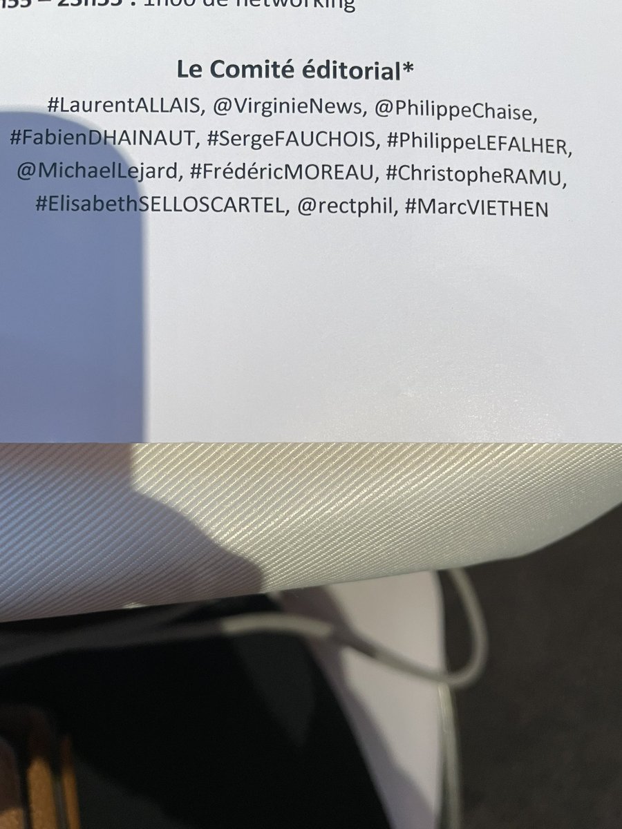 #GalaSECU @Agora_managers ouverture du dîner par <a href="/MichaelLejard/">Lejard michael</a> ✅ Transmission des missions à <a href="/VirginieNews/">Virginie Cadieu</a> 
✅ Remerciements au comité éditorial et à #ElisabethSELLOSCARTEL 
#securiteprivee #emploi #avenir avec <a href="/FFIE_fr/">FFIE</a>