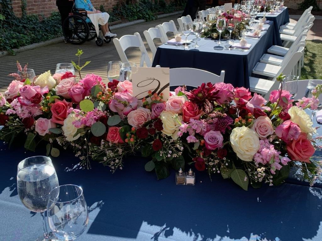 Our beautiful #weddingday floral!
#weddingplanner  
@Kayhahn1 @Luxe_Linen @PonteDebra @tumblin_sam @steventeaster @promostking @HOLLYJBIRD @RegistryBridges @mistletoeus @Klompsoares @Jessthestar1 @garybryanshow @rituvats20 @RobynDaily16 @KimSimons2 @igaytravelguide