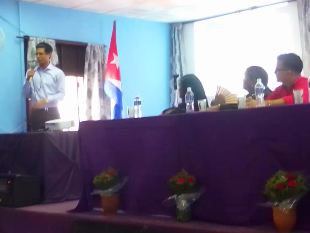 XianFZ96's tweet photo. Hoy compartimos con los profesores y metodólogos de Arroyo Naranjo sobre temas relacionados con la protección de los niños, niñas y adolescentes a partir de los cambios legislativos. Dialogamos sobre prevención y la responsabilidad primordial de nuestro sistema de educación. ⚖️ https://t.co/HrDdYuUSNW