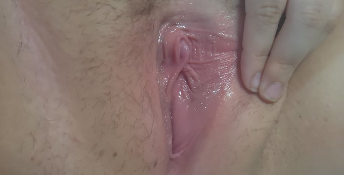Soaking lately. Someone better play with me https://t.co/OHRbIhsnqO