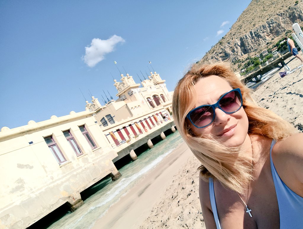 sim010101's tweet photo. Mondello beach 🏖️
#Sicilia  #Italia ❤️ 🇮🇹 ❤️ 2022 https://t.co/4kS0xM7MgG