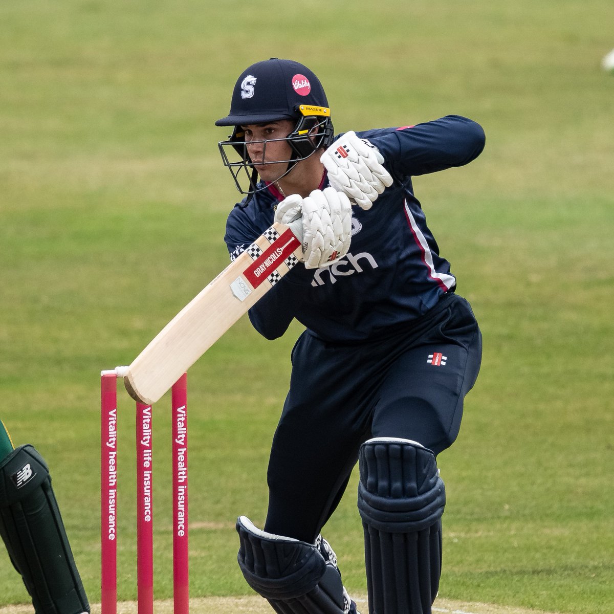 Justin Broad finishes unbeaten on 47* off 32 balls. 👏

The Steelbacks post 180/6. 🛡️