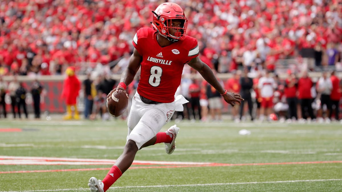 Blessed to receive an offer from The University of Louisville #AGTG @CoachSteveEllis @LouisvilleFB @theBAFootball