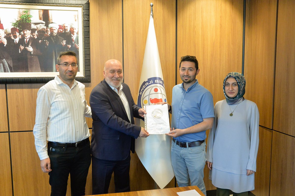 Kamu Mühendisleri Platformundan kıymetli temsilci arkadaşlarımızı Sendika Genel Merkezimizde misafir ettik.

Kamuda görevli mühendislerimizin talepleri içerisinde yer alan; teknik sorumluluk tazminatı, mühendislik meslek kanunu, ilave ödeme vb. hususları değerlendirdik.